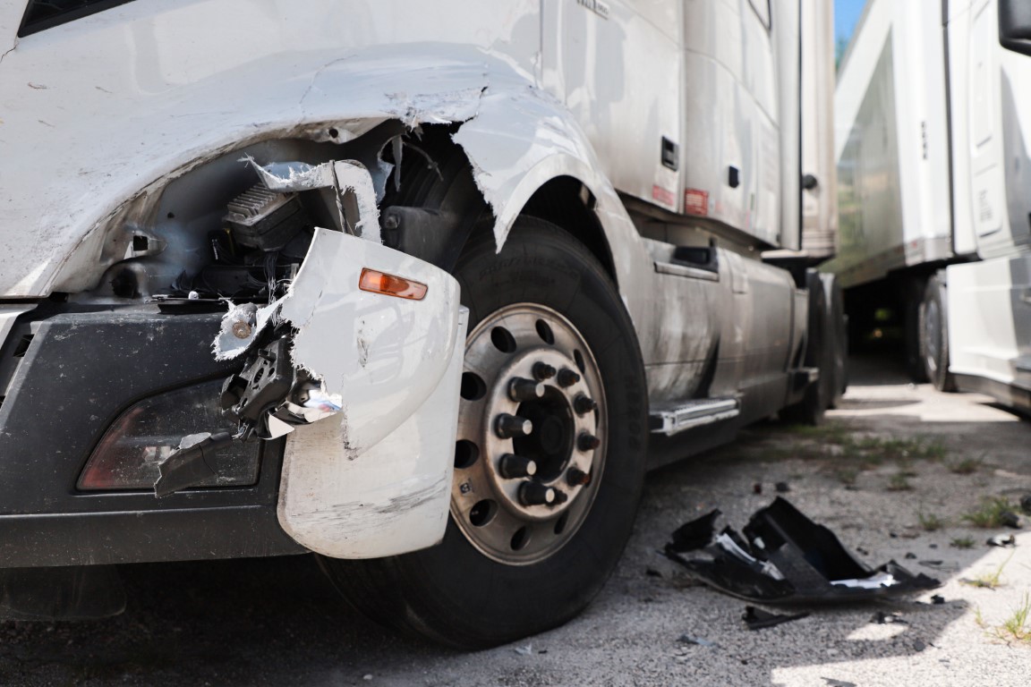 Moore Law Firm | Commercial Trucking Injury